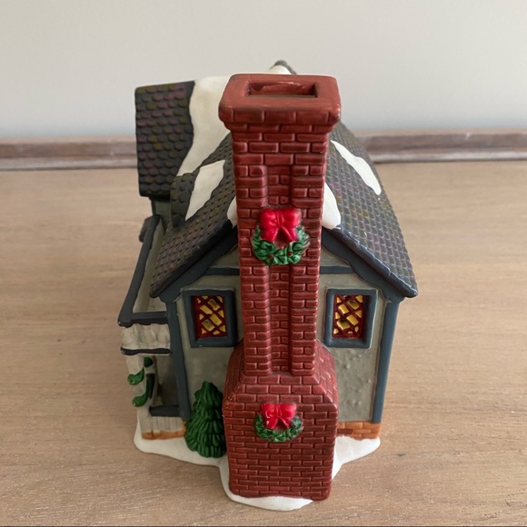 CAROLE TOWNE COLLECTION 2000 "THE PARSON'S HOME" Christmas Village - Picture 5 of 10